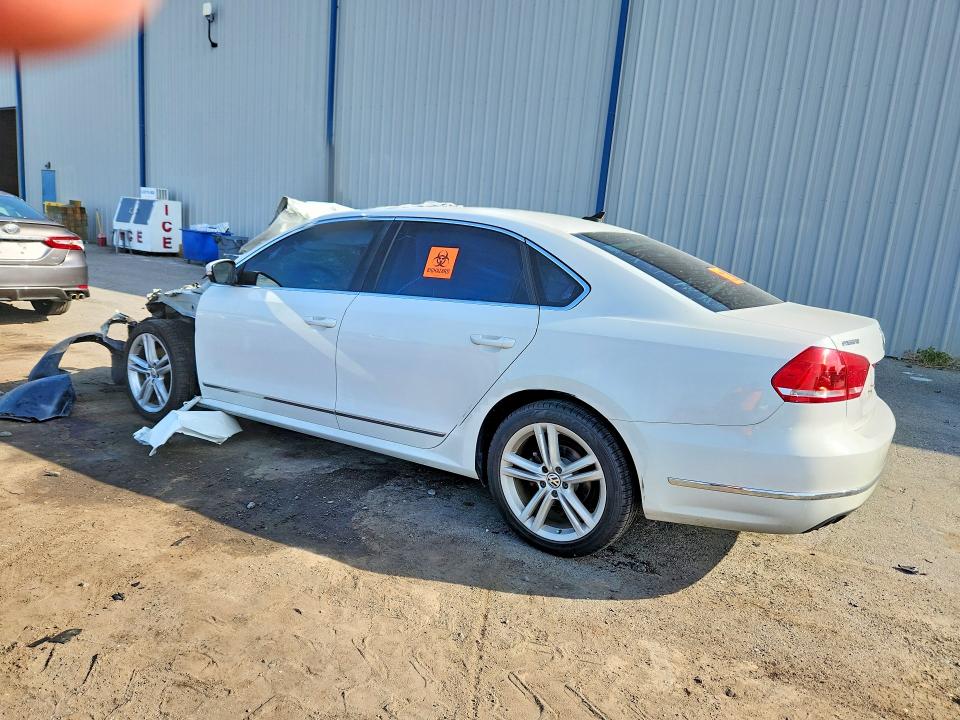 57114856 :رقم المزاد ، 1VWCV7A34FC096977 vin ، 2015 Volkswagen Passat مزاد بيع