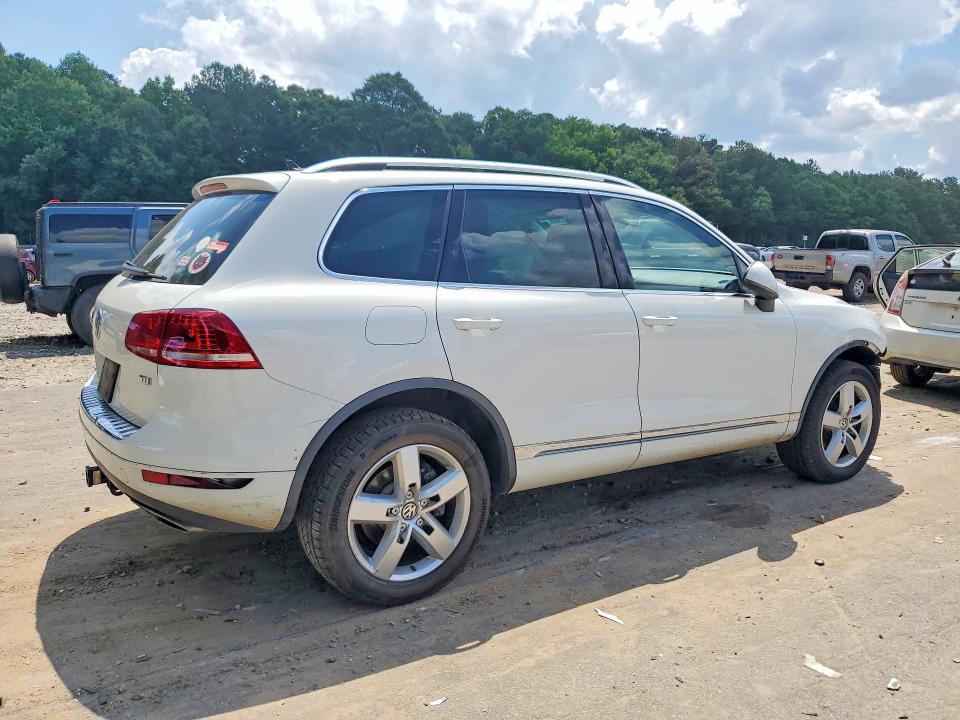 56712986 :رقم المزاد ، WVGEP9BP9ED008674 vin ، 2014 Volkswagen Touareg مزاد بيع
