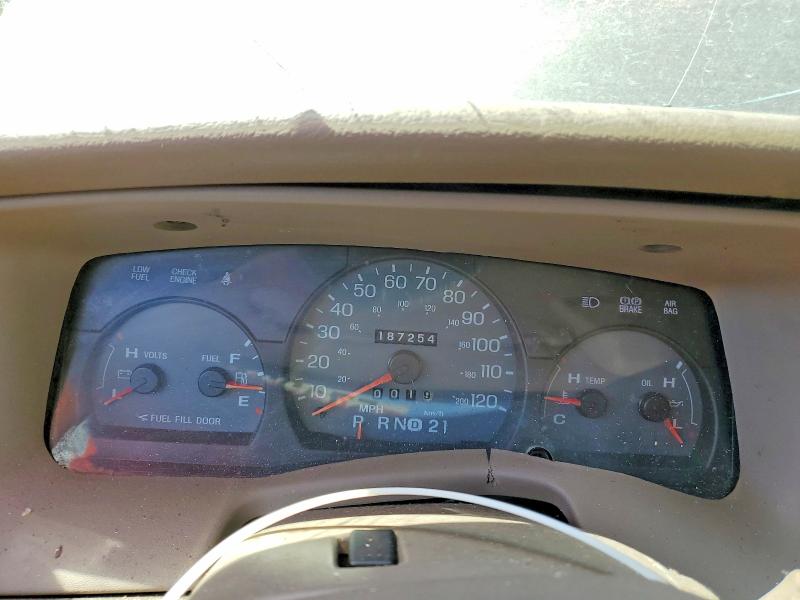 2005 Mercury Grand Marquis მანქანა იყიდება აუქციონზე, vin: 2MEFM75W85X642980, აუქციონის ნომერი: 57123456