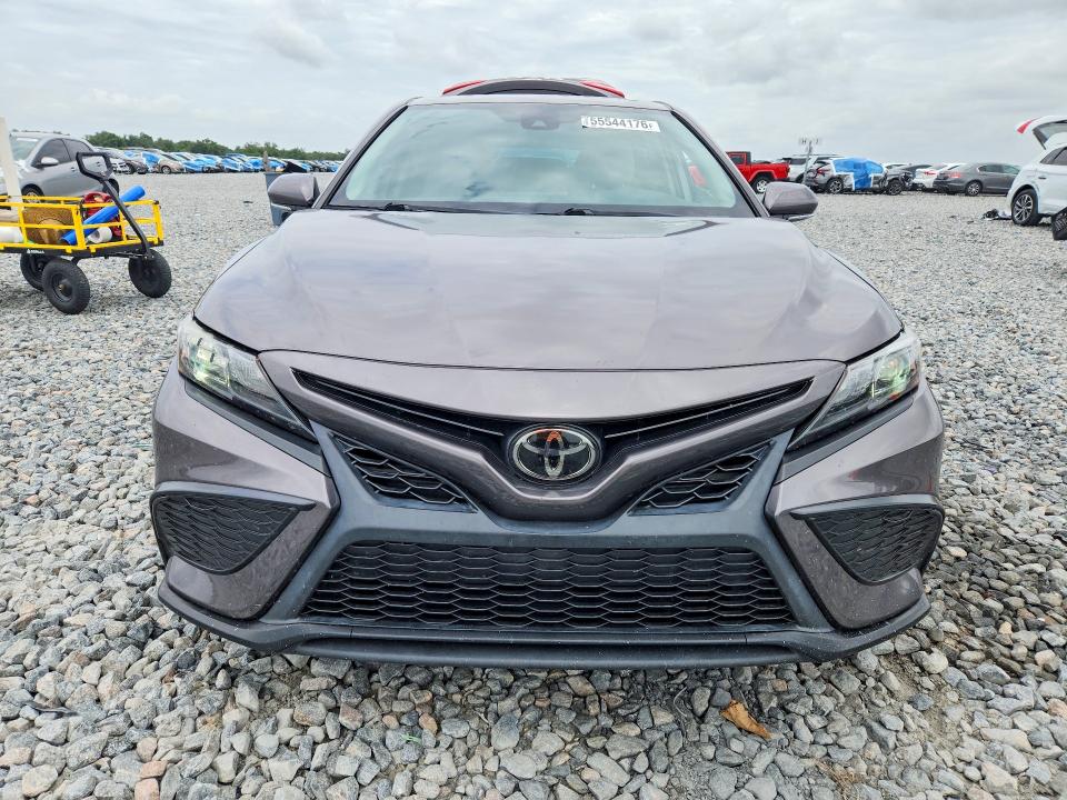 Продажа на аукционе авто 2022 Toyota Camry, vin: 4T1G11AK5NU618301, номер лота: 55544176