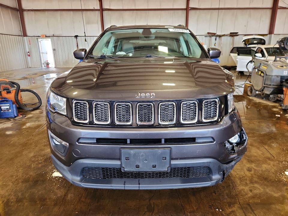 56243016 :رقم المزاد ، 3C4NJDBB4KT592758 vin ، 2019 Jeep Compass مزاد بيع