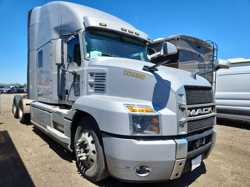 57955706 :رقم المزاد ، 1M1AN4GY0LM011988 vin ، 2020 Mack Anthem مزاد بيع