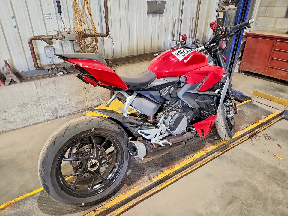 Продаж на аукціоні авто 2022 Ducati Streetfighter, vin: ZDMFAKYW2NB002814, номер лоту: 62741316