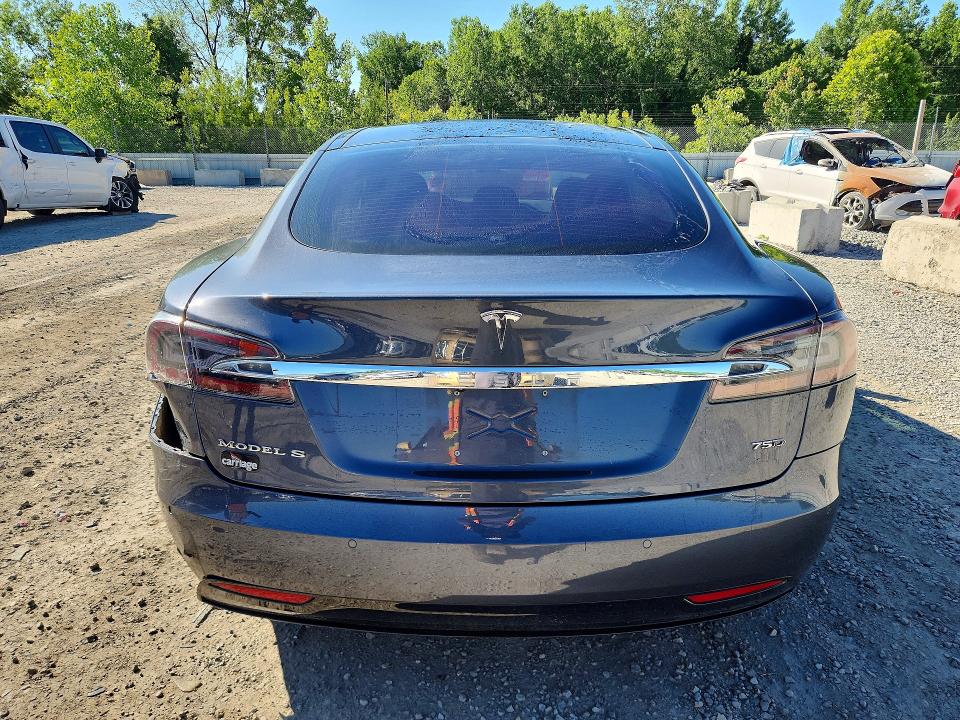 55932046 :رقم المزاد ، 5YJSA1E27GF168445 vin ، 2016 Tesla Model S مزاد بيع