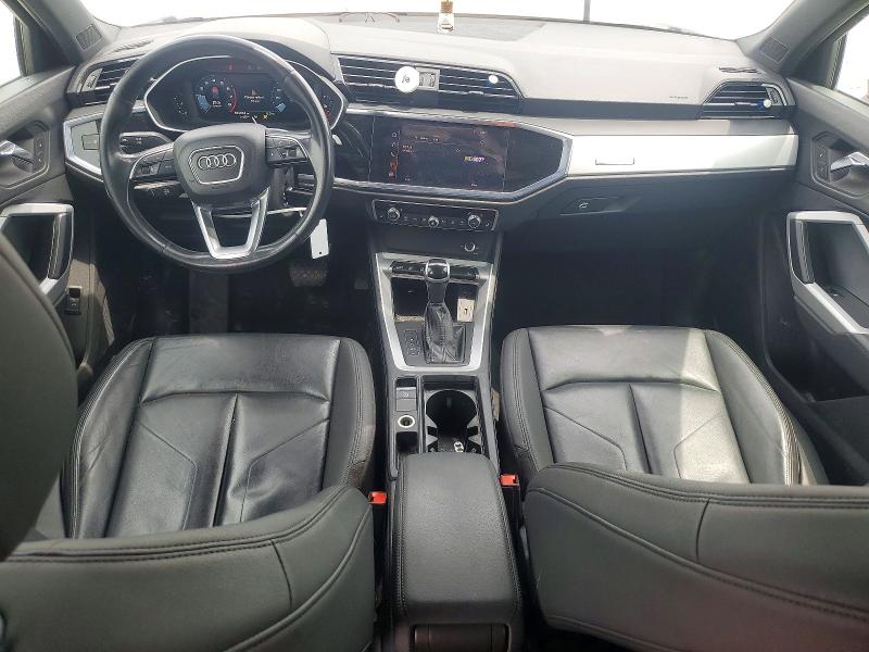 56129826 :رقم المزاد ، WA1AUCF39M1090075 vin ، 2021 Audi Q3 مزاد بيع