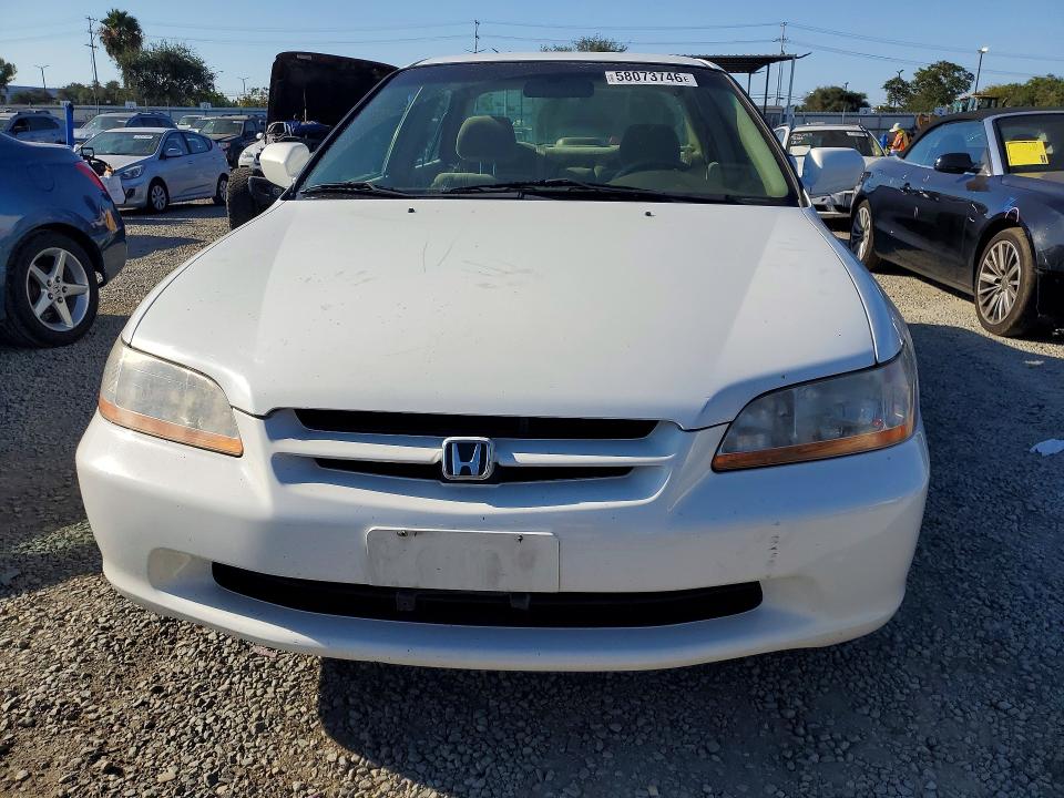 58073746 :رقم المزاد ، 1HGCG1647YA023632 vin ، 2000 Honda Accord مزاد بيع