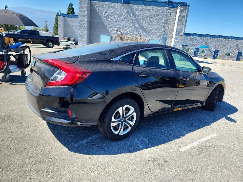 58466106 :رقم المزاد ، 2HGFC2F51HH558139 vin ، 2017 Honda Civic مزاد بيع