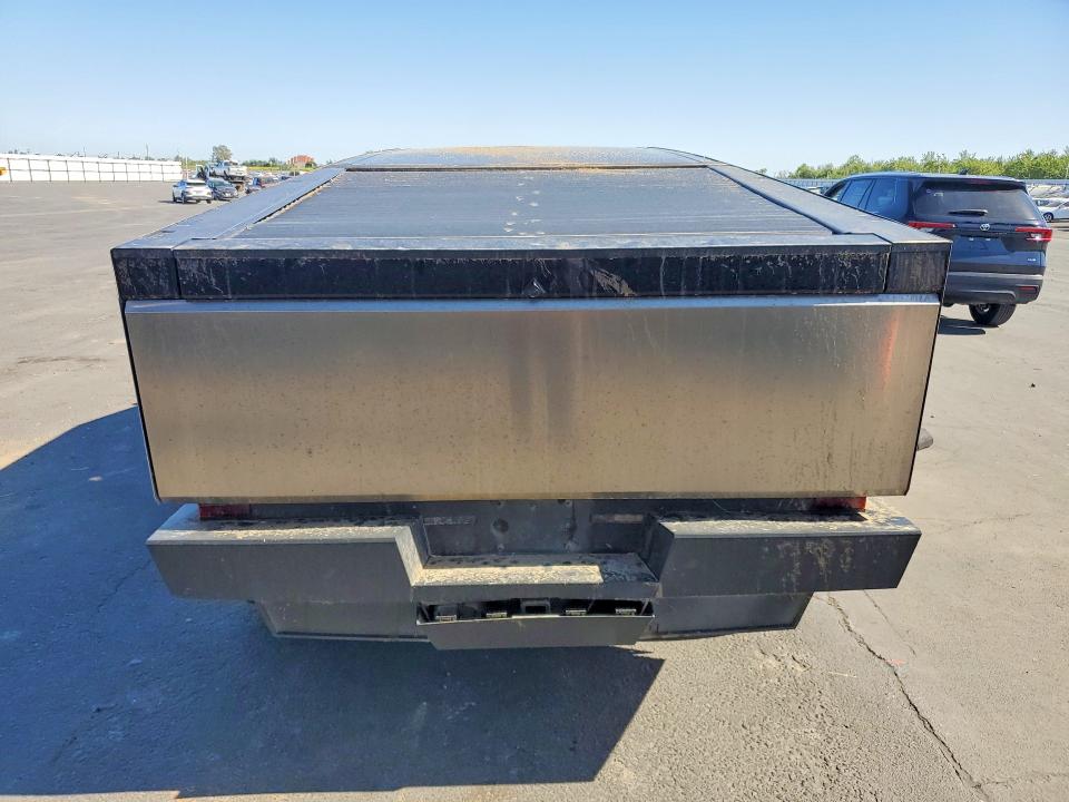 56484426 :رقم المزاد ، 7G2CEHED6RA026989 vin ، 2024 Tesla Cybertruck مزاد بيع