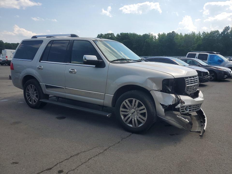 56190636 :رقم المزاد ، 5LMFU28527LJ05697 vin ، 2007 Lincoln Navigator مزاد بيع