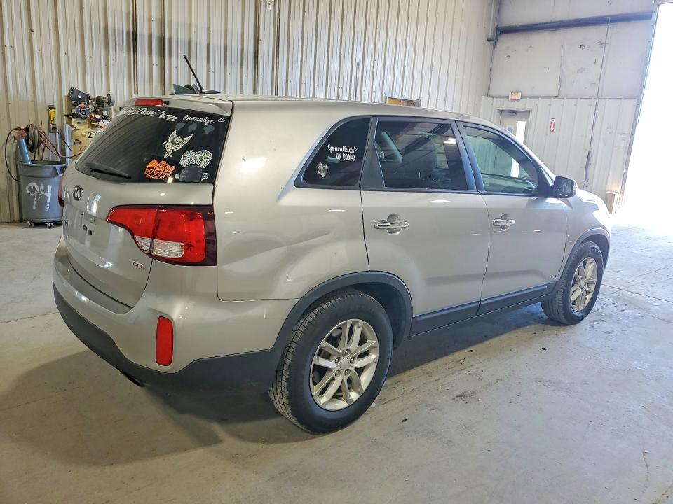 56755426 :رقم المزاد ، 5XYKTCA62FG613955 vin ، 2015 Kia Sorento مزاد بيع