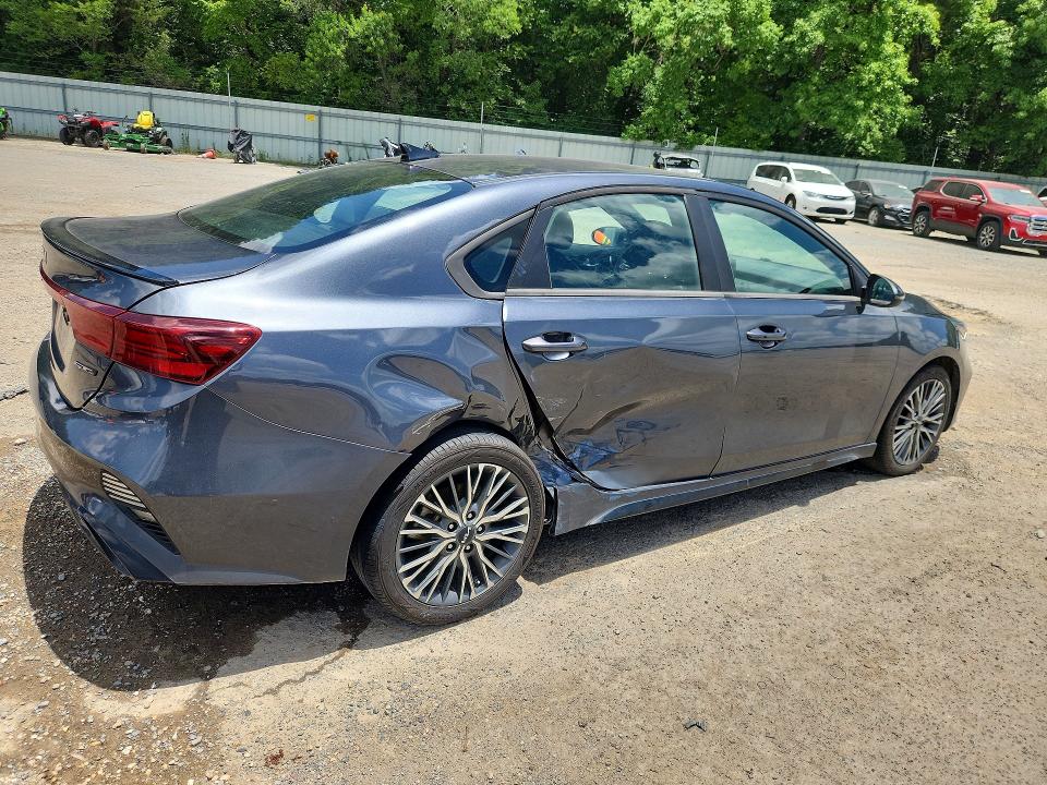 2022 Kia Forte მანქანა იყიდება აუქციონზე, vin: 3KPF54AD7NE449758, აუქციონის ნომერი: 76296895