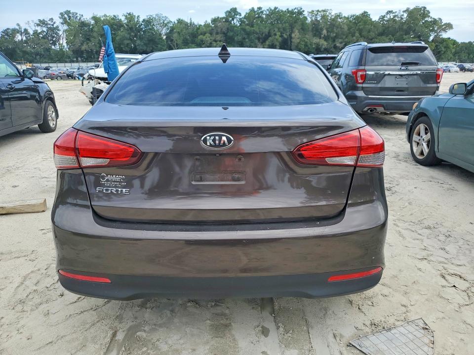 2018 Kia Forte მანქანა იყიდება აუქციონზე, vin: 3KPFL4A77JE176914, აუქციონის ნომერი: 55757126