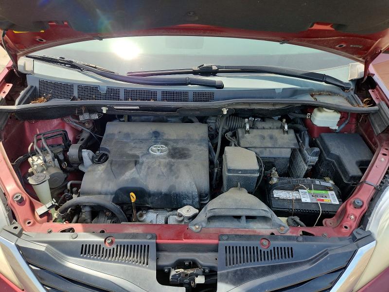 56271706 :رقم المزاد ، 5TDKK3DC8CS208296 vin ، 2012 Toyota Sienna مزاد بيع