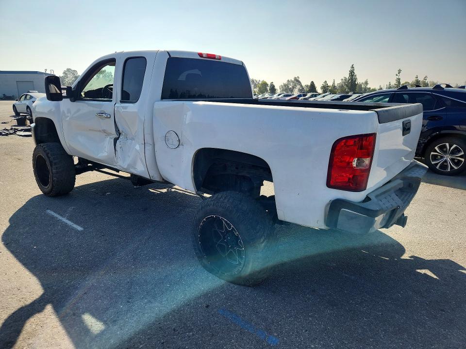 58629906 :رقم المزاد ، 1GC2KXC84BZ437558 vin ، 2011 Chev Silverado مزاد بيع