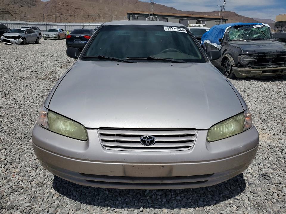 55210336 :رقم المزاد ، 4T1BG22KXXU418370 vin ، 1999 Toyota Camry مزاد بيع