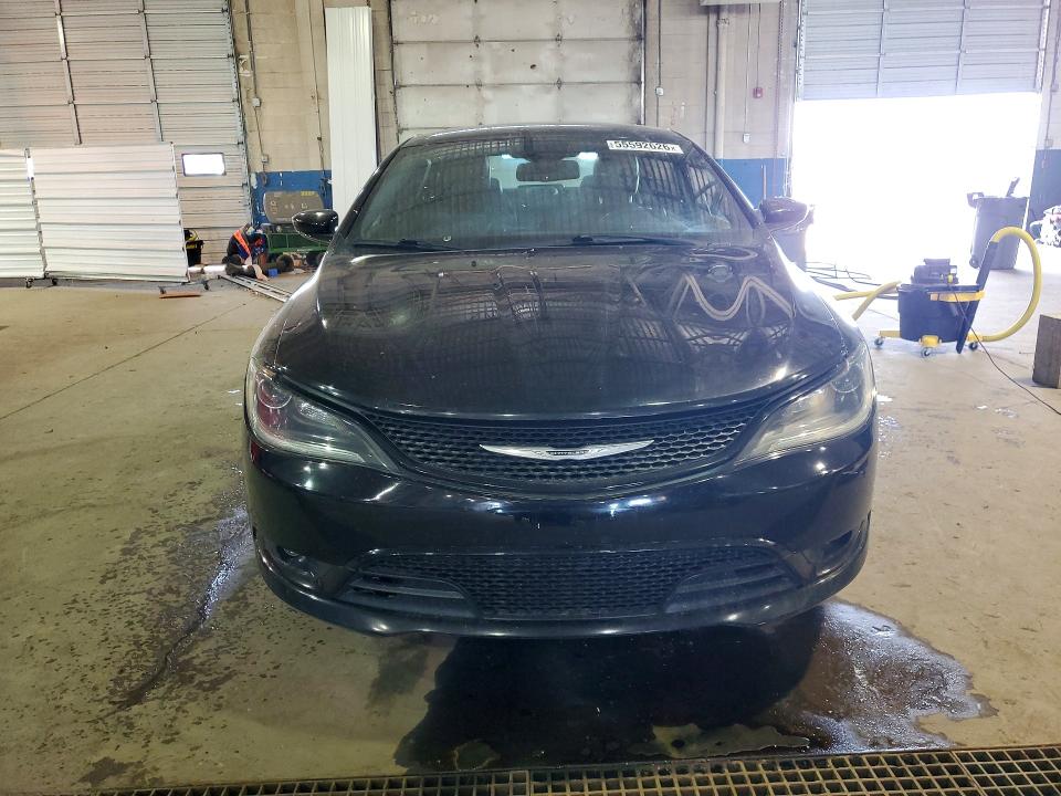 55592626 :رقم المزاد ، 1C3CCCBG7FN717995 vin ، 2015 Chrysler 200 مزاد بيع