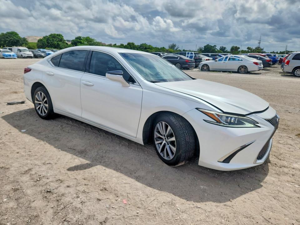 56535706 :رقم المزاد ، 58ADZ1B19LU053333 vin ، 2020 Lexus Es مزاد بيع
