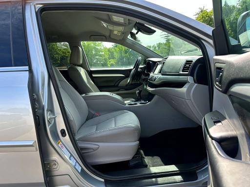 Продаж на аукціоні авто 2018 Toyota Highlander, vin: 5TDBZRFH4JS906070, номер лоту: 58079316