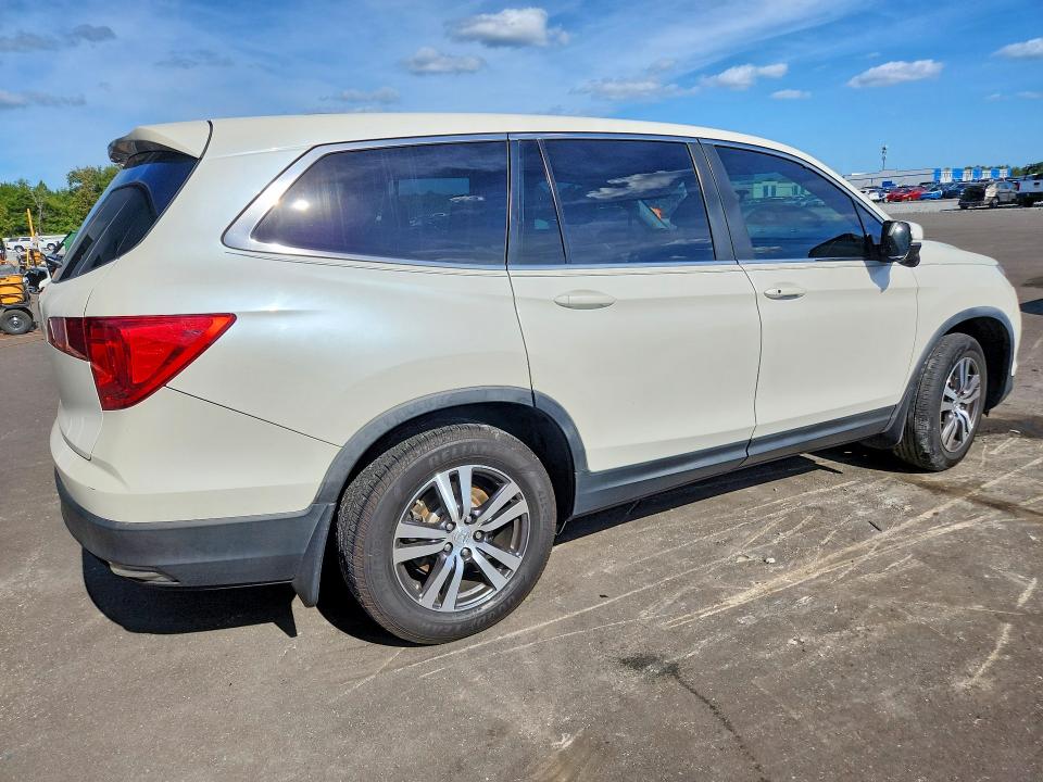 55548276 :رقم المزاد ، 5FNYF5H58HB025644 vin ، 2017 Honda Pilot مزاد بيع