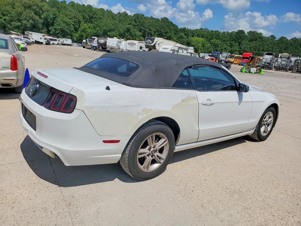 85617935 :رقم المزاد ، 1ZVBP8EM7E5215722 vin ، 2014 Ford Mustang مزاد بيع