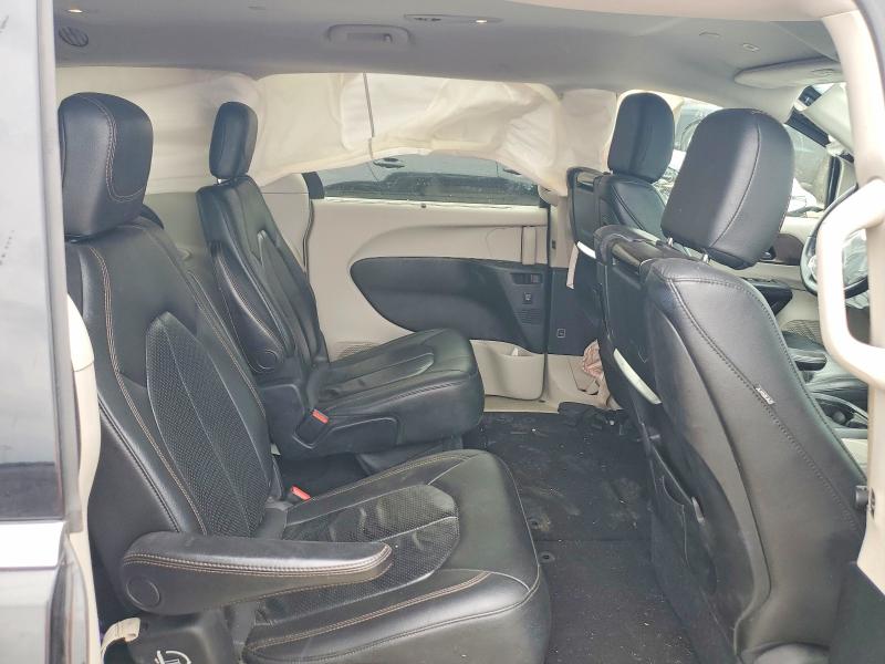 56484456 :رقم المزاد ، 2C4RC1EG2JR194533 vin ، 2018 Chrysler Pacifica مزاد بيع