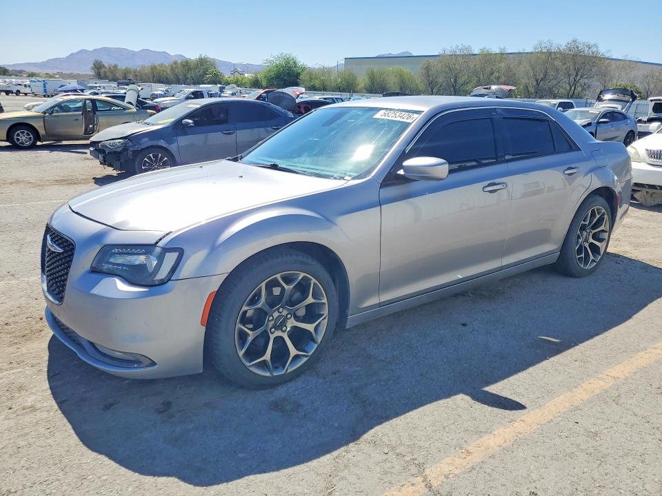 2015 Chrysler 300 მანქანა იყიდება აუქციონზე, vin: 2C3CCABG4FH797110, აუქციონის ნომერი: 58253426