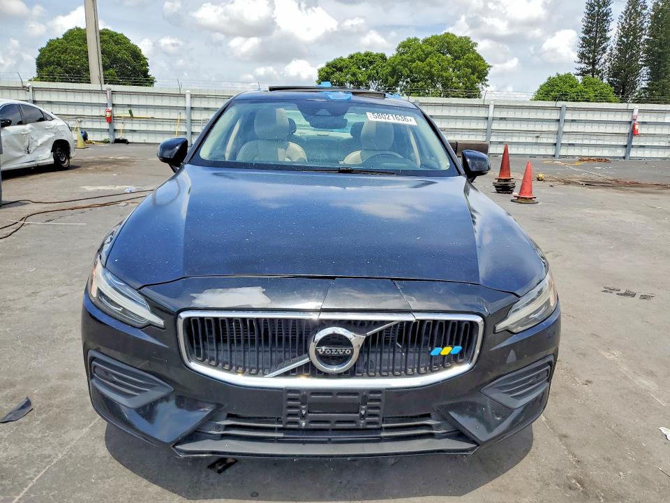58021636 :رقم المزاد ، 7JRA22TKXLG072053 vin ، 2020 Volvo S60 مزاد بيع