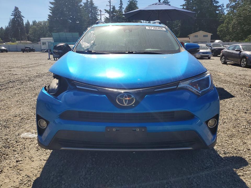 57182456 :رقم المزاد ، JTMRFREV1JJ192183 vin ، 2018 Toyota Rav4 مزاد بيع