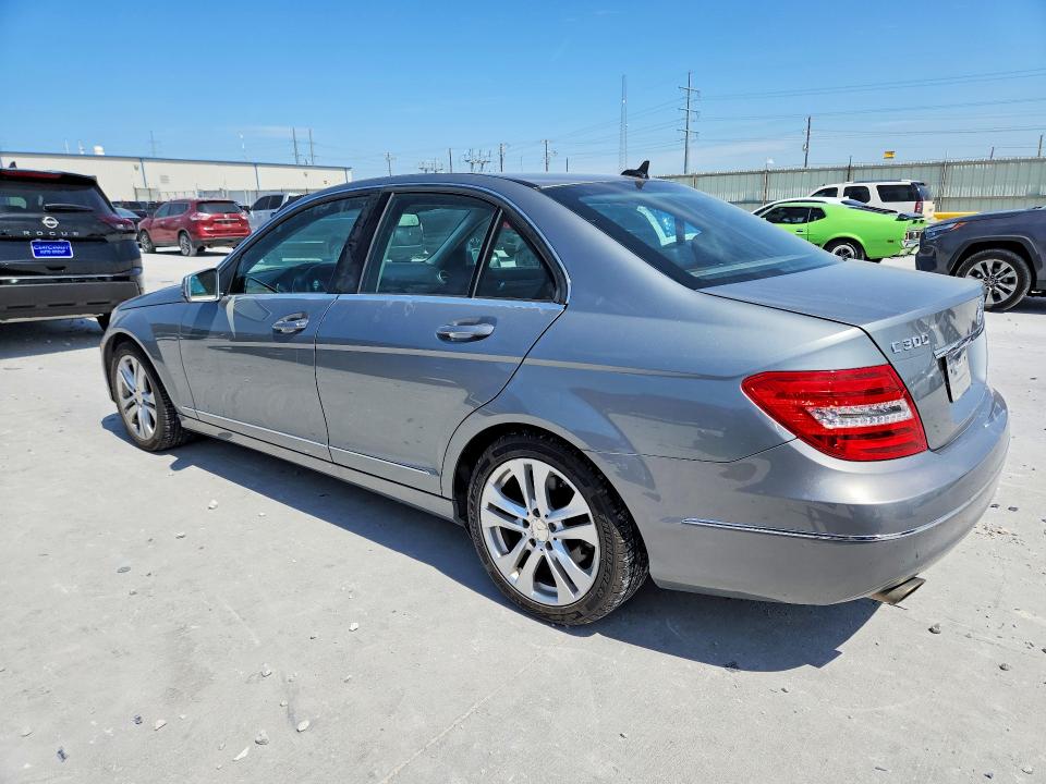 59009806 :رقم المزاد ، WDDGF8BB4CF857312 vin ، 2012 Mercedes-benz C مزاد بيع