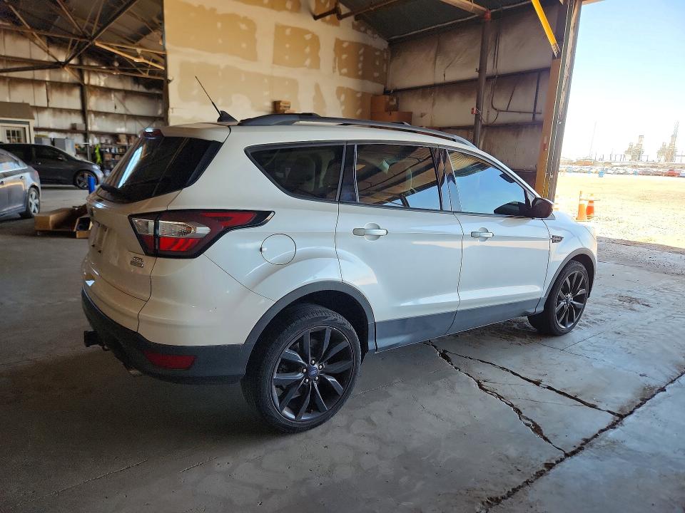 2018 Ford Escape მანქანა იყიდება აუქციონზე, vin: 1FMCU0HDXJUD05486, აუქციონის ნომერი: 56737416