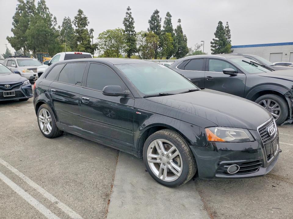 2011 Audi A3 მანქანა იყიდება აუქციონზე, vin: WAUKEAFM8BA081396, აუქციონის ნომერი: 57419866