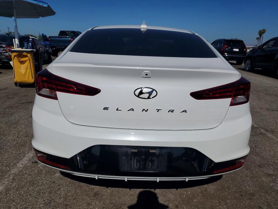 57366216 :رقم المزاد ، 5NPD84LF0KH423703 vin ، 2019 Hyundai Elantra مزاد بيع