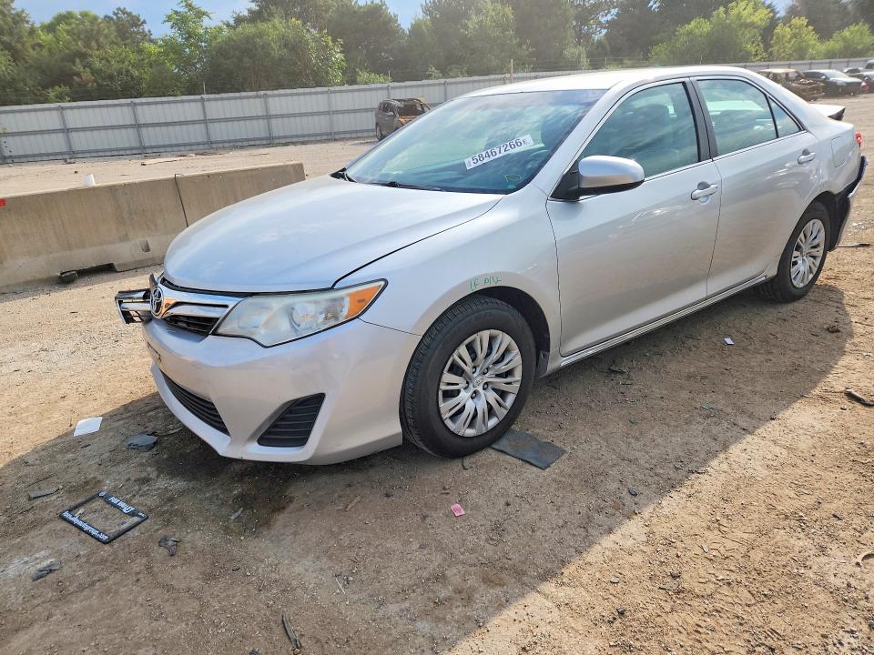58467266 :رقم المزاد ، 4T4BF1FK8ER351181 vin ، 2014 Toyota Camry مزاد بيع
