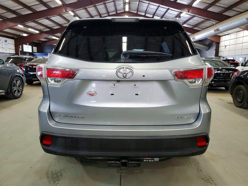 57672526 :رقم المزاد ، 5TDJKRFH1ES067839 vin ، 2014 Toyota Highlander مزاد بيع