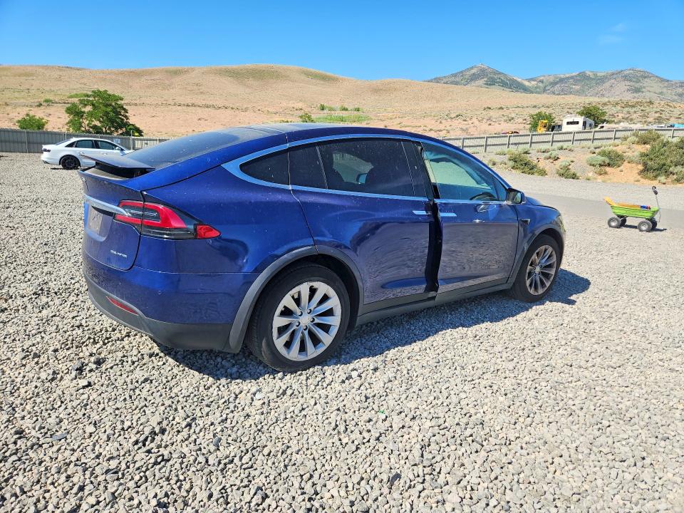 2020 Tesla Model X მანქანა იყიდება აუქციონზე, vin: 5YJXCAE21LF238211, აუქციონის ნომერი: 57231956