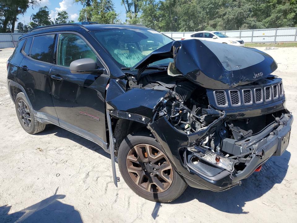 57821376 :رقم المزاد ، 3C4NJDDB9JT501723 vin ، 2018 Jeep Compass مزاد بيع