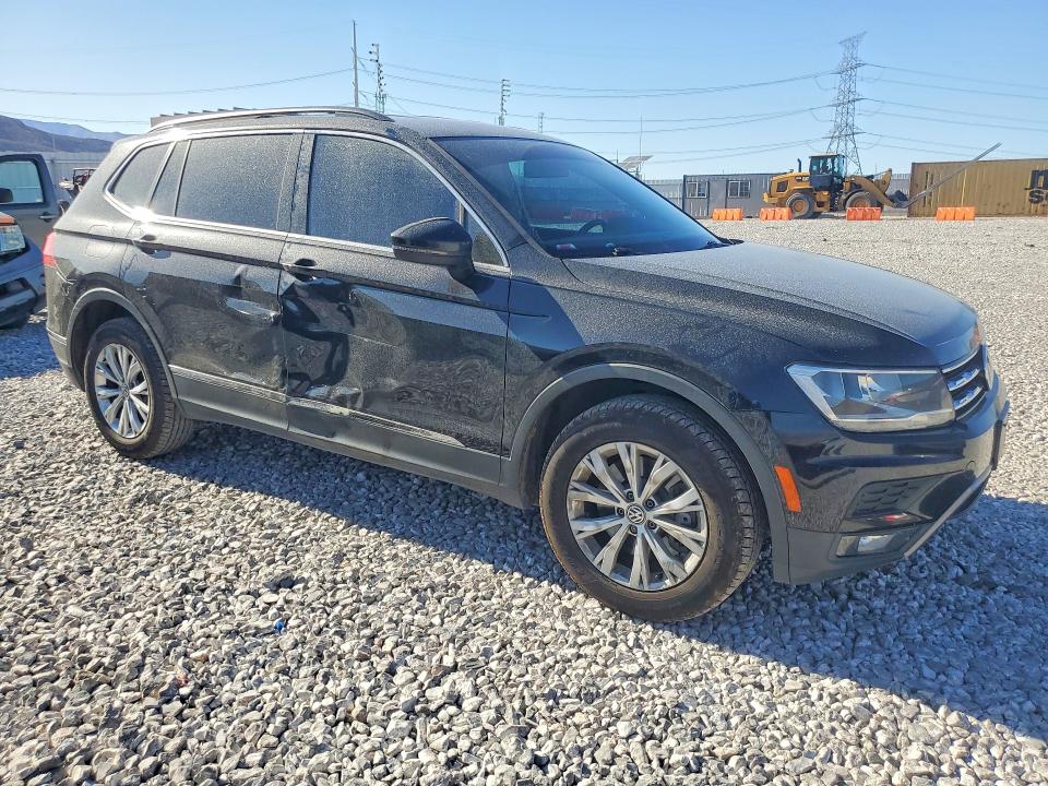 2018 Volkswagen Tiguan მანქანა იყიდება აუქციონზე, vin: 3VV3B7AX9JM023143, აუქციონის ნომერი: 56138536