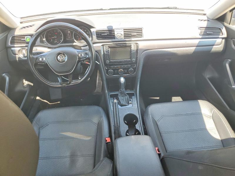 56586026 :رقم المزاد ، 1VWDT7A35HC060695 vin ، 2017 Volkswagen Passat مزاد بيع