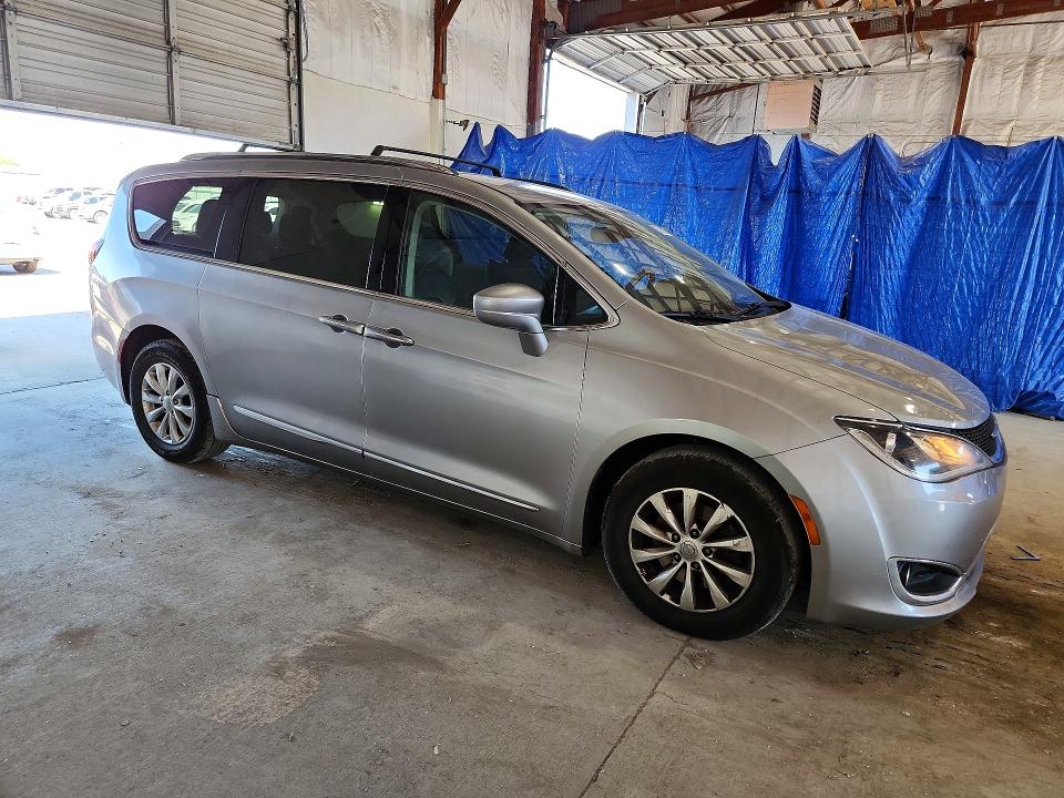 Продаж на аукціоні авто 2018 Chrysler Pacifica, vin: 2C4RC1BG1JR120492, номер лоту: 55586006
