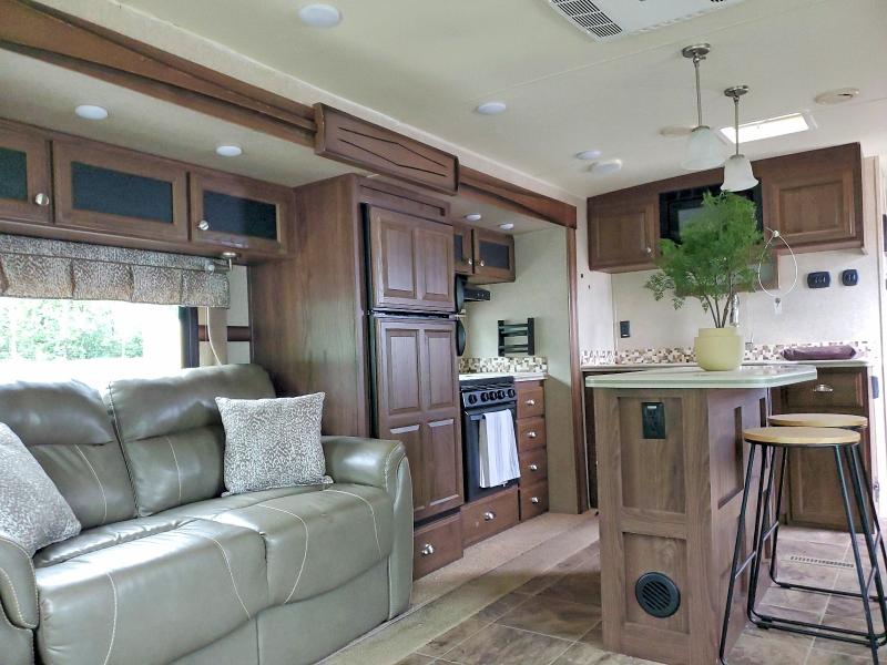 2017 Rockwood Travel Trailer მანქანა იყიდება აუქციონზე, vin: 4X4TRLJ21H1873082, აუქციონის ნომერი: 59050456