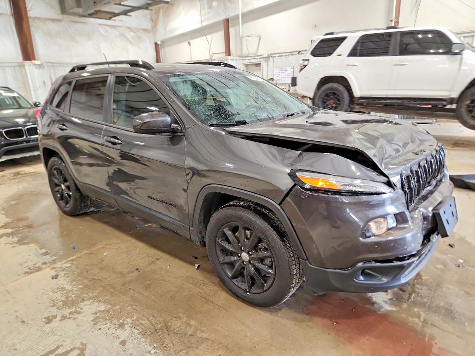55599366 :رقم المزاد ، 1C4PJMCS5EW298341 vin ، 2014 Jeep Cherokee مزاد بيع