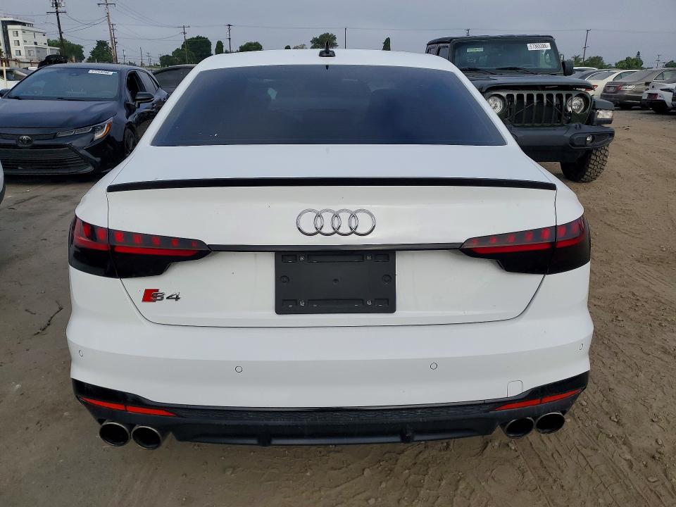 57415786 :رقم المزاد ، WAUB4AF45MA006953 vin ، 2021 Audi S4 مزاد بيع