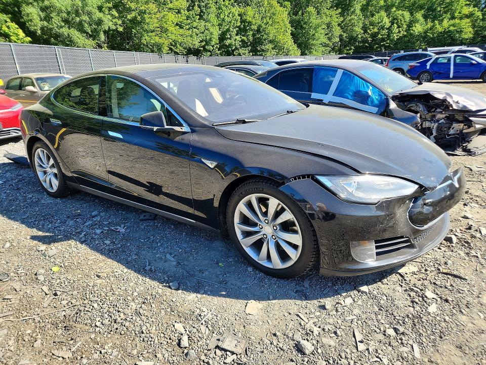 Продажа на аукционе авто 2015 Tesla Model S, vin: 5YJSA1H26FF096728, номер лота: 55840656