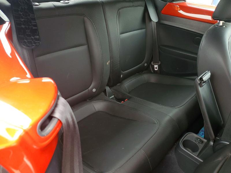 58645026 :رقم المزاد ، 3VW517AT2HM823149 vin ، 2017 Volkswagen Beetle مزاد بيع
