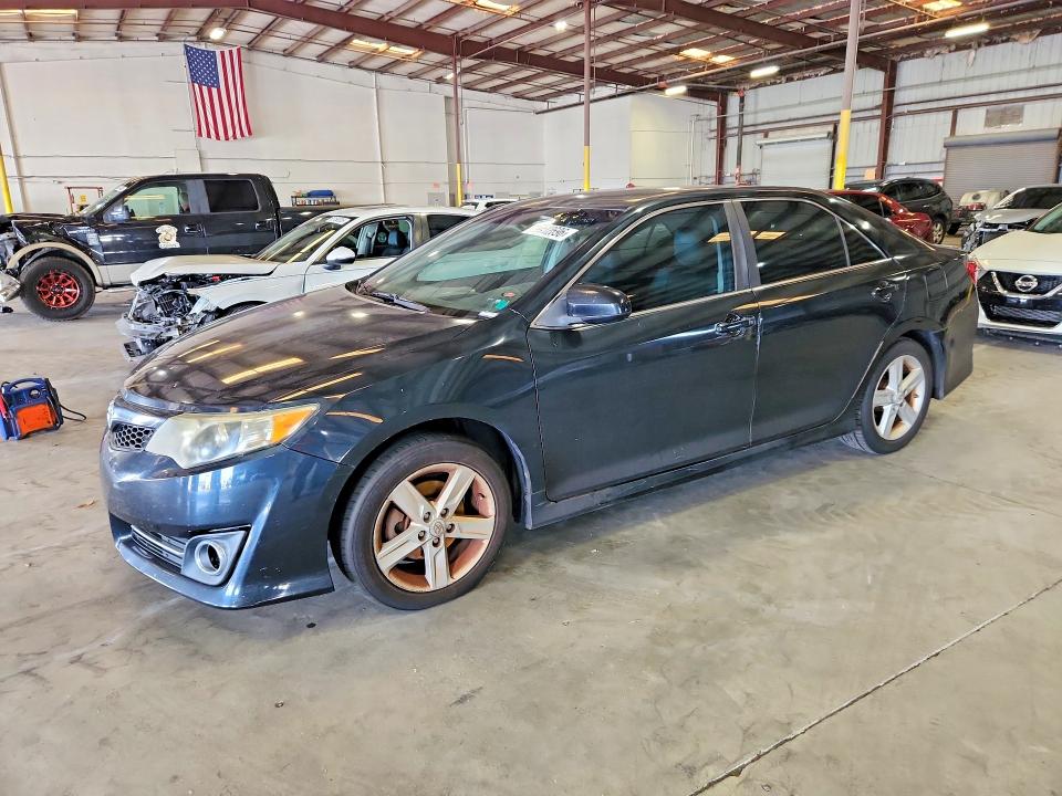 58812696 :رقم المزاد ، 4T1BF1FK5EU452849 vin ، 2014 Toyota Camry مزاد بيع