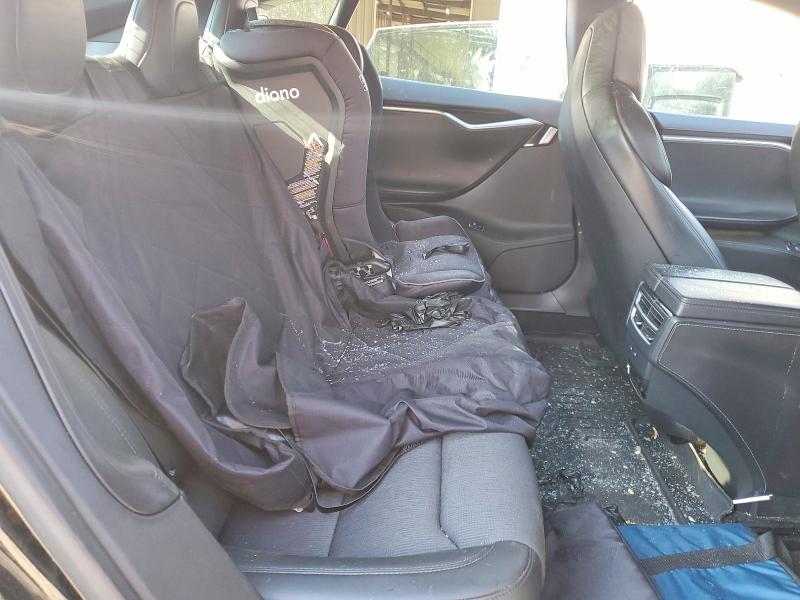 57883106 :رقم المزاد ، 5YJSA1E14HF231090 vin ، 2017 Tesla Model S مزاد بيع