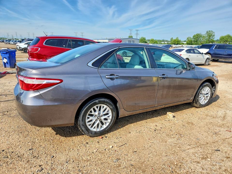 57755126 :رقم المزاد ، 4T1BF1FK1GU228772 vin ، 2016 Toyota Camry مزاد بيع