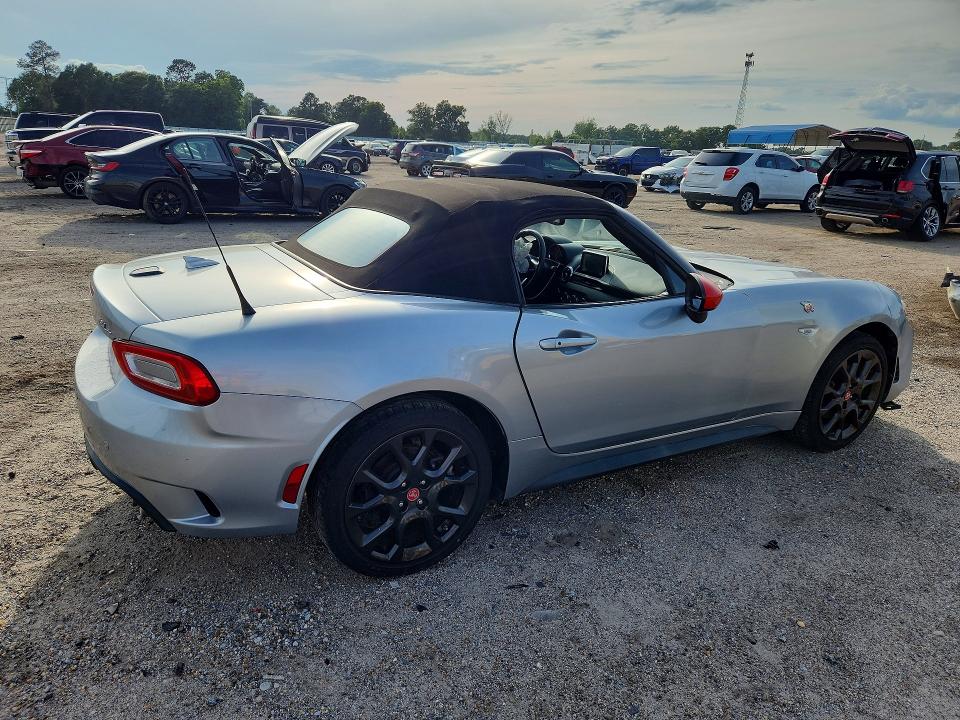 2020 Fiat 124 Spider მანქანა იყიდება აუქციონზე, vin: JC1NFAEK8L0144059, აუქციონის ნომერი: 55394666