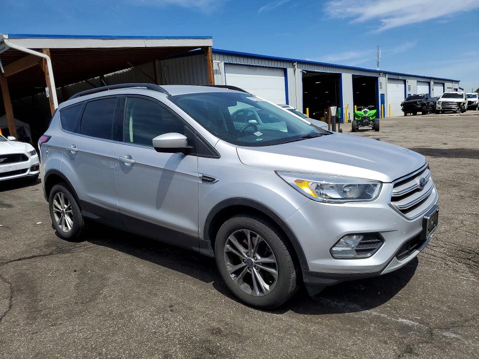57852106 :رقم المزاد ، 1FMCU9GD0JUA10998 vin ، 2018 Ford Escape مزاد بيع