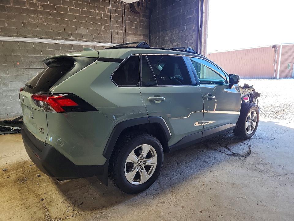2021 Toyota Rav4 მანქანა იყიდება აუქციონზე, vin: 2T3P1RFV6MW226905, აუქციონის ნომერი: 57430836
